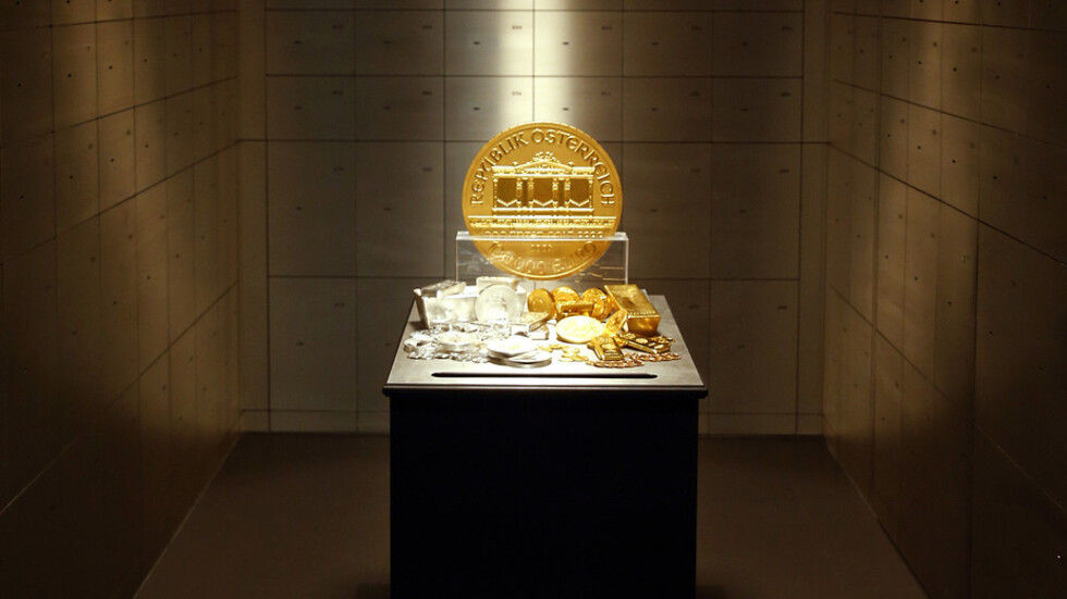 الذهب يصعد بفعل هبوط الدولار