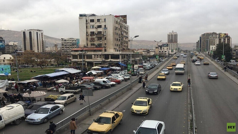 الأسد يصدر قانونا يسمح لأصحاب المركبات الخاصة بنقل الركاب