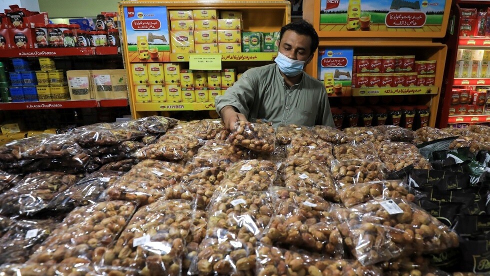 باكستان تسجل أعلى حصيلة وفيات بكورونا منذ شهور