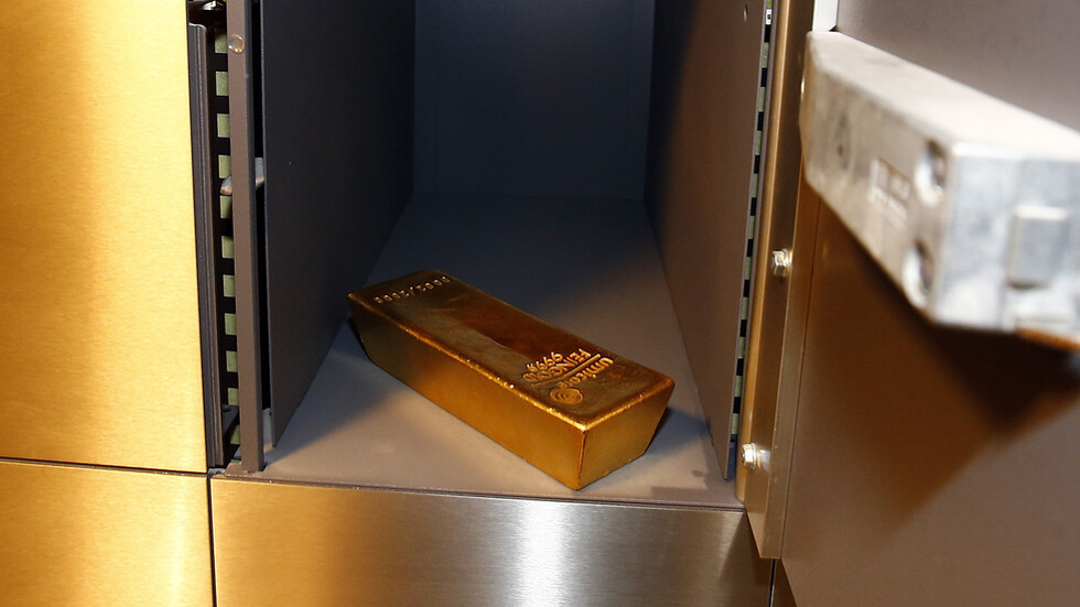 الذهب يستقر قرب أعلى مستوى في شهرين 