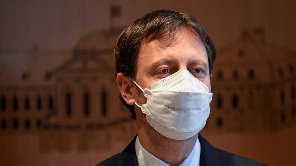 سلوفاكيا تعلن عن ترحيل 3 دبلوماسيين روس تضامنا مع التشيك