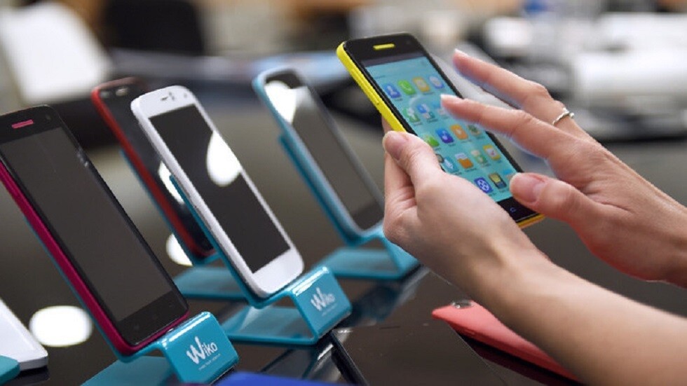 خبير: الرز ينقذ هاتفك الغريق