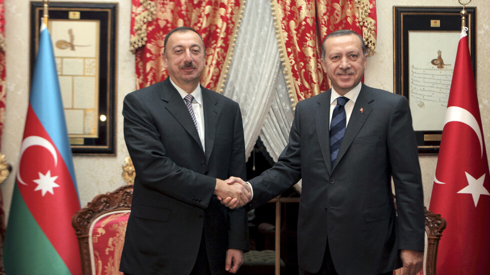 أذربيجان تساند تركيا وتعتبر اعتراف بايدن بإبادة الأرمن 