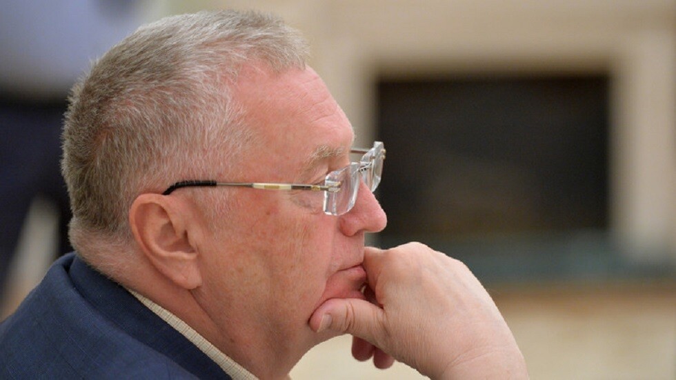 بوتين يمنح جيرينوفسكي وسام الاستحقاق الوطني من الفئة الأولى