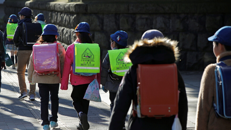 الصين تخفف من أعباء الواجبات المنزلية على تلاميذها