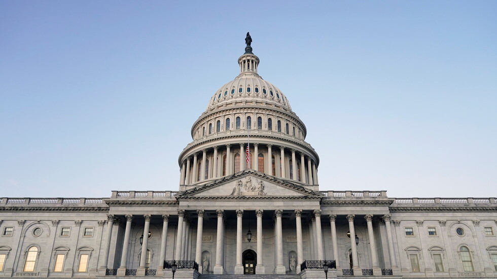 الولايات المتحدة.. اعتقال رجل اخترق سياج الكابيتول واقتحم منطقة محظورة