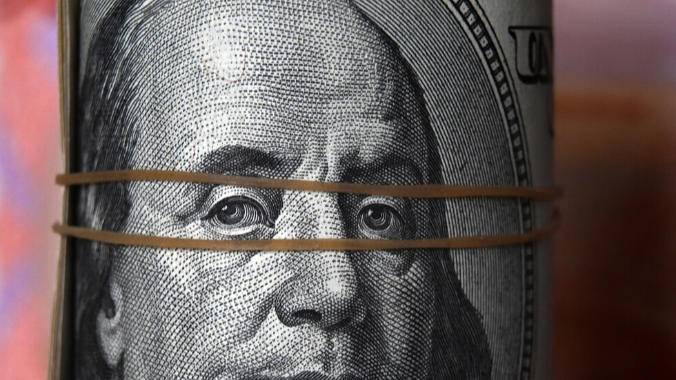 بشهادة "بلومبرغ".. روسيا تنجح في تقليص اعتماد تجارتها على الدولار