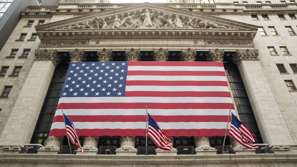 ارتفاع عجز التجارة الأمريكي