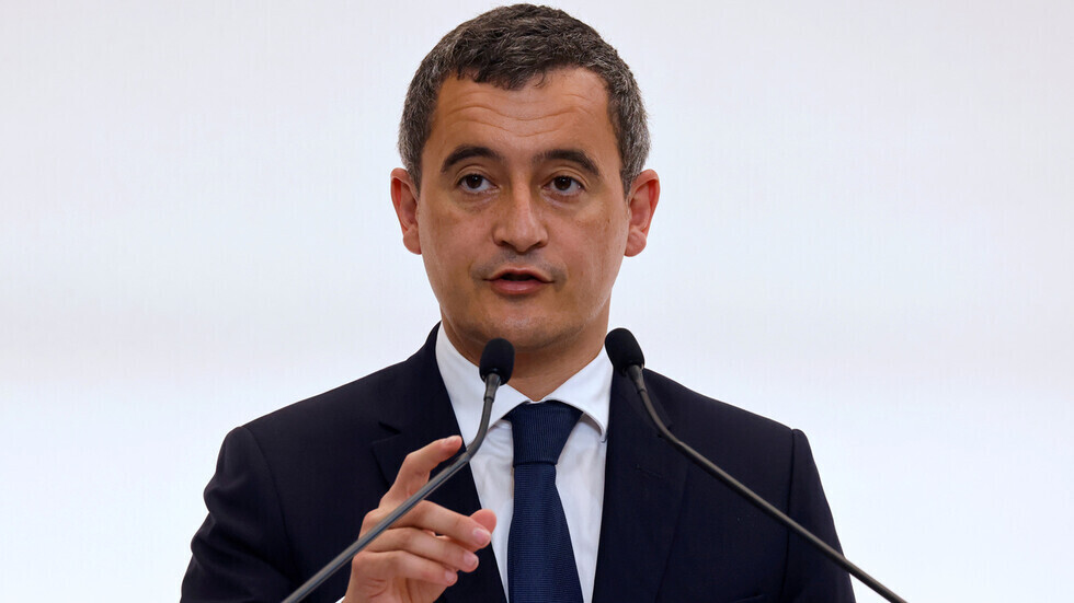 وزير الداخلية الفرنسي: المسلمون في بلادنا ضحايا للإرهاب أيضا ويجب أن نحميهم