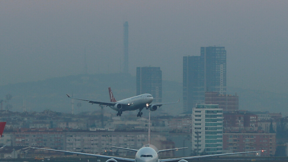 "بوينغ" تعلق تسليم طائراتها "737 ماكس" إثر مشكلة في أنظمتها الكهربائية