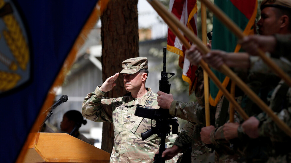 وسائل إعلام: الناتو باشر بسحب قواته من أفغانستان