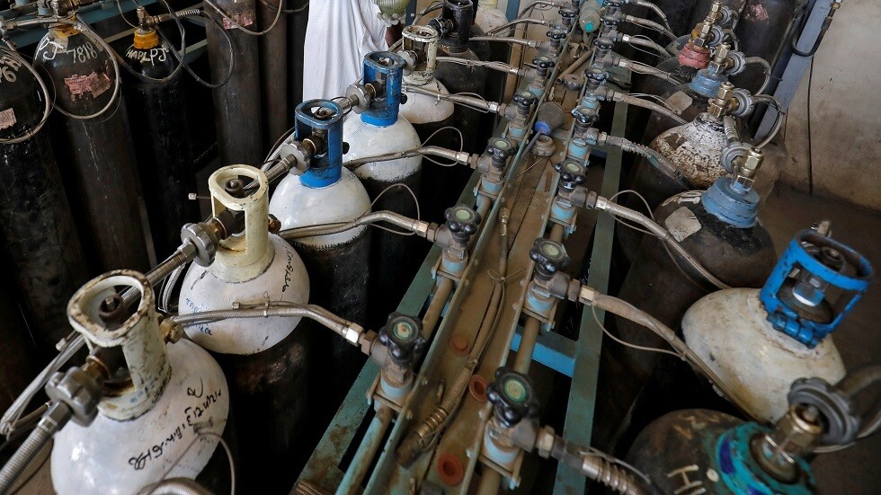 تونس تستلم شحنات أكسجين قادمة من الجزائر لمواجهة الجائحة