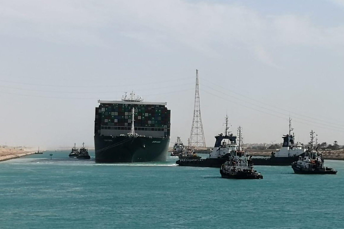 مصر تعلن استعدادها لدخول موسوعة غينيس بعد إنقاذ السفينة العالقة بقناة السويس في 6 أيام