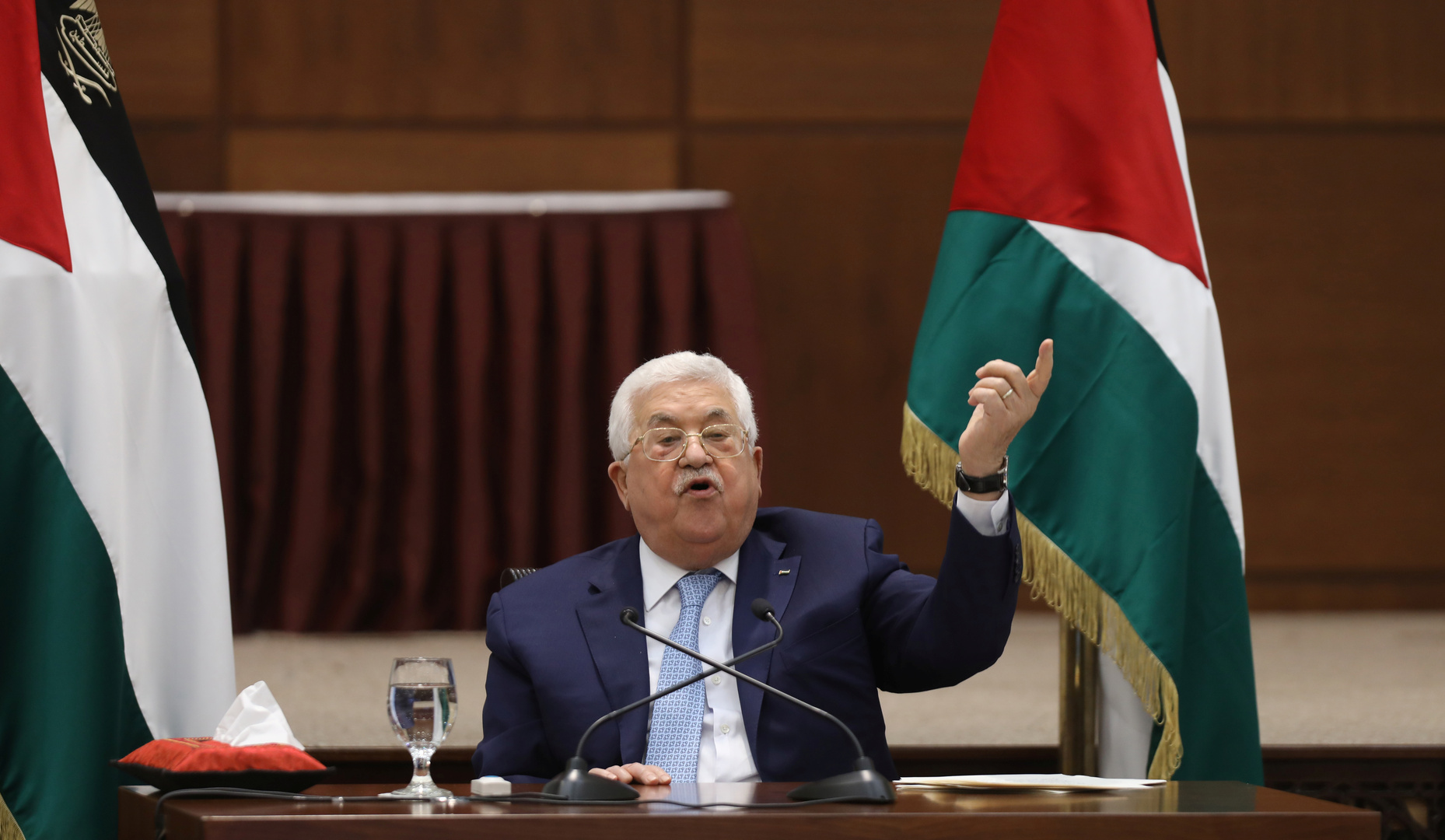 الرئيس الفلسطيني يرفض الرد على مكالمة من وزير الخارجية الأمريكي
