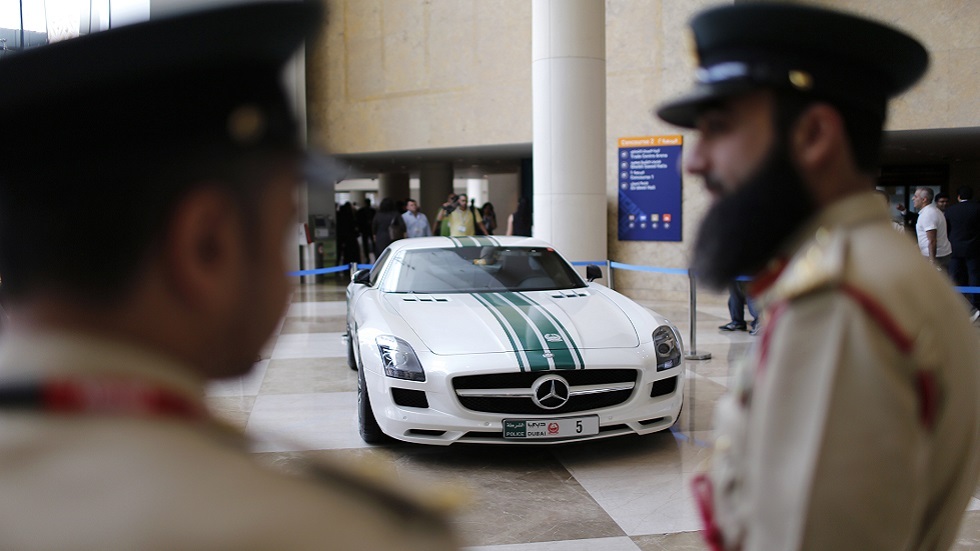 شرطة دبي تضبط عدة أشخاص صوروا ونشروا تسجيلا مخلا بالآداب