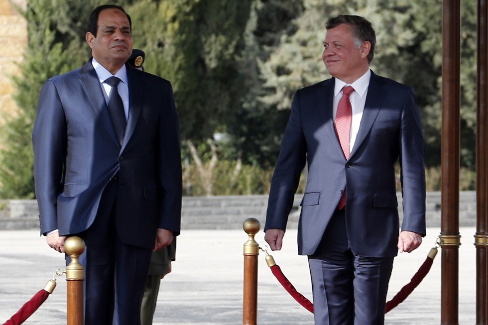 السيسي يعلن خلال مكالمة مع الملك عبد الله الثاني عن تضامنه الكامل مع الأردن