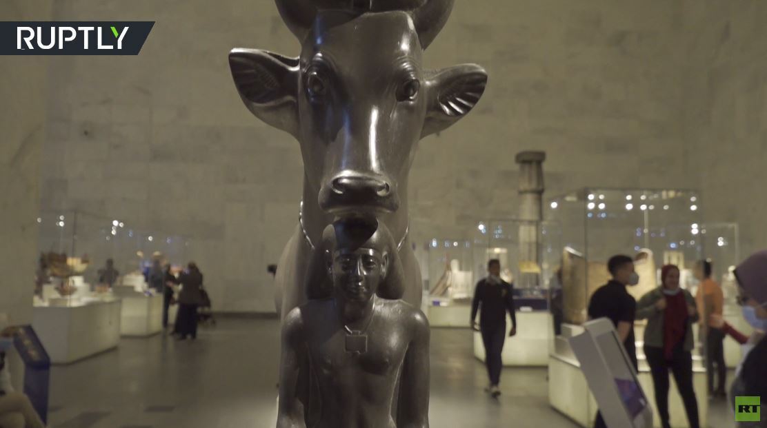 بالفيديو.. عرض آلاف القطع الأثرية بالمتحف القومي للحضارة الفرعونية في مصر