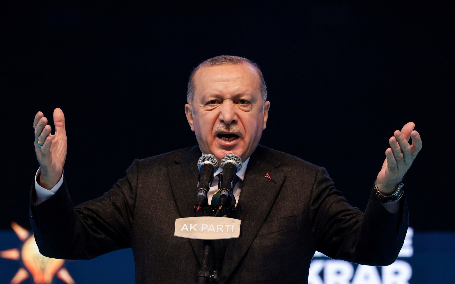 أردوغان: رسالة ضباط البحرية السابقين تضم تلميحات انقلابية ولا ننوي الانسحاب من اتفاقية مونترو