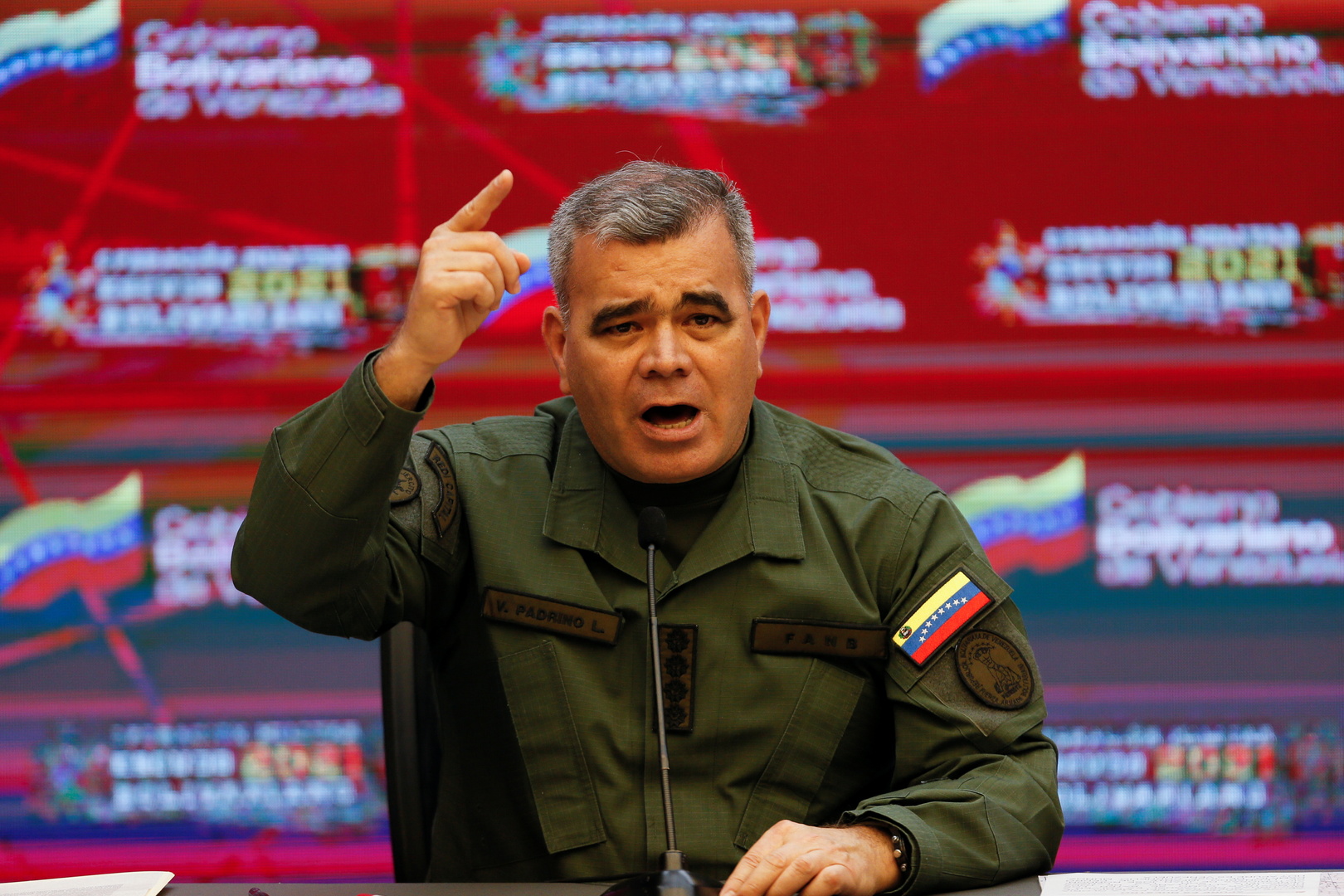 وزير الدفاع الفنزويلي: مقتل 8 عناصر من قواتنا في عملية على الحدود مع كولومبيا