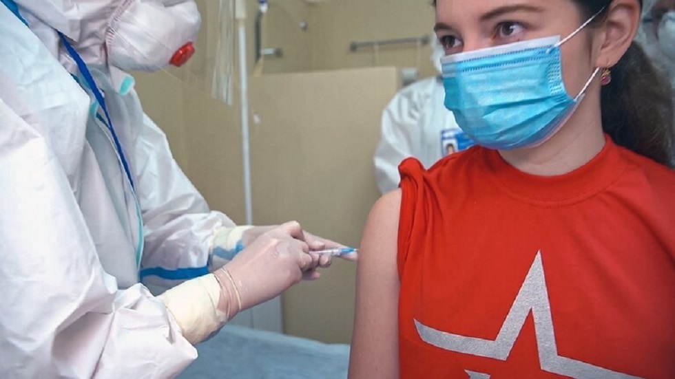عالم مناعة يقيّم ضرورة تطعيم المتعافين من 