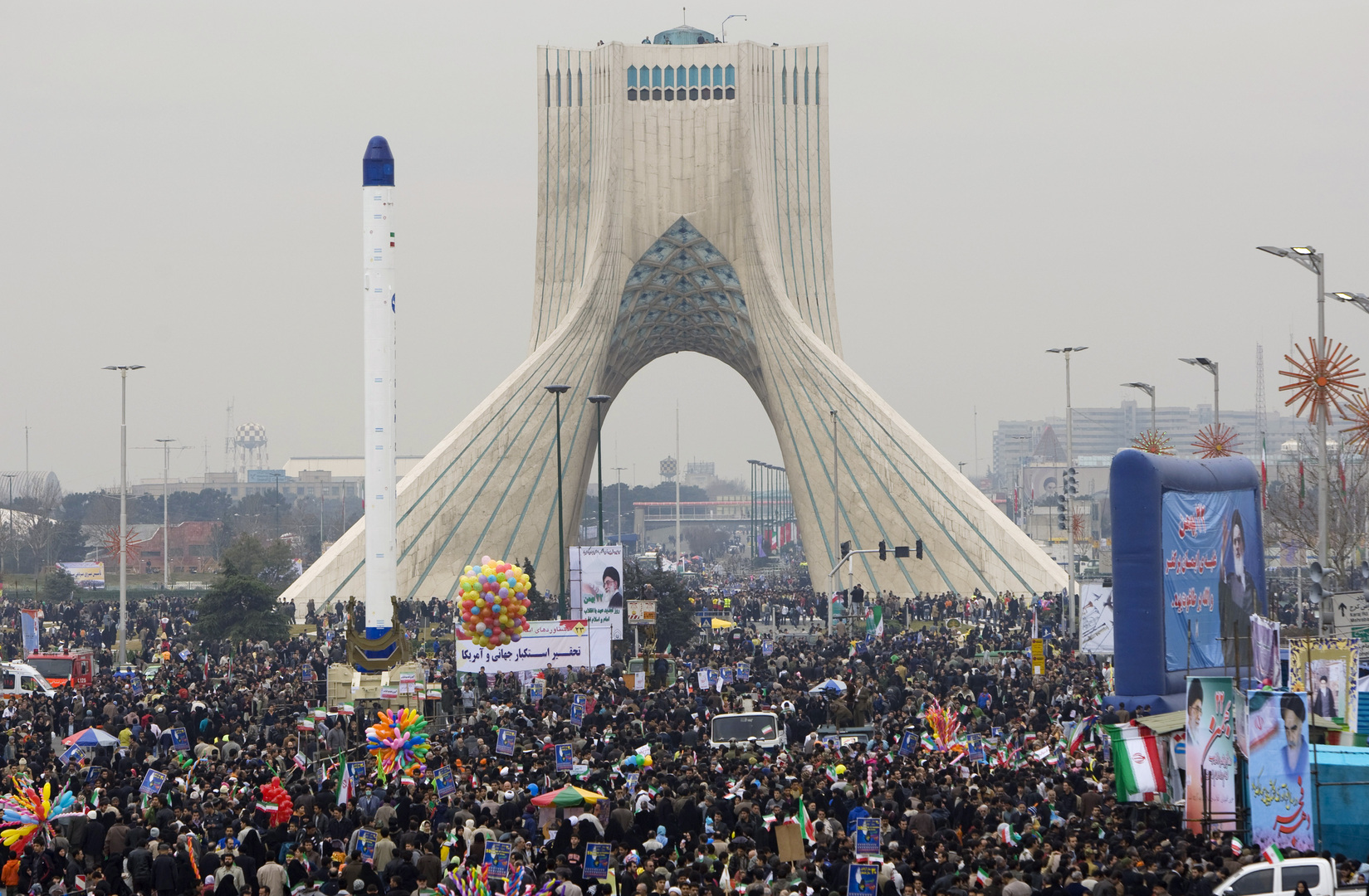 طهران تؤكد أنه ليس من خيار أمام واشنطن سوى رفع العقوبات