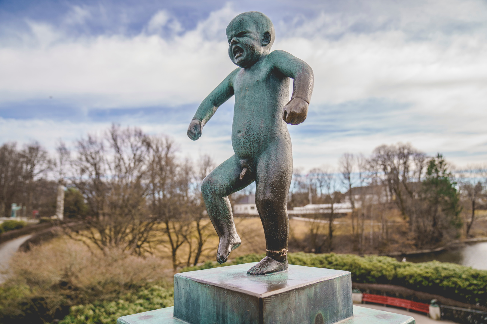 تشويه تمثال نرويجي شهير في متنزه بأوسلو