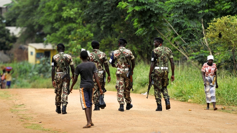 الشرطة: العثور على جثث 12 شخصا مذبوحين يحتمل أنهم أجانب في هجوم على بلدة بموزمبيق