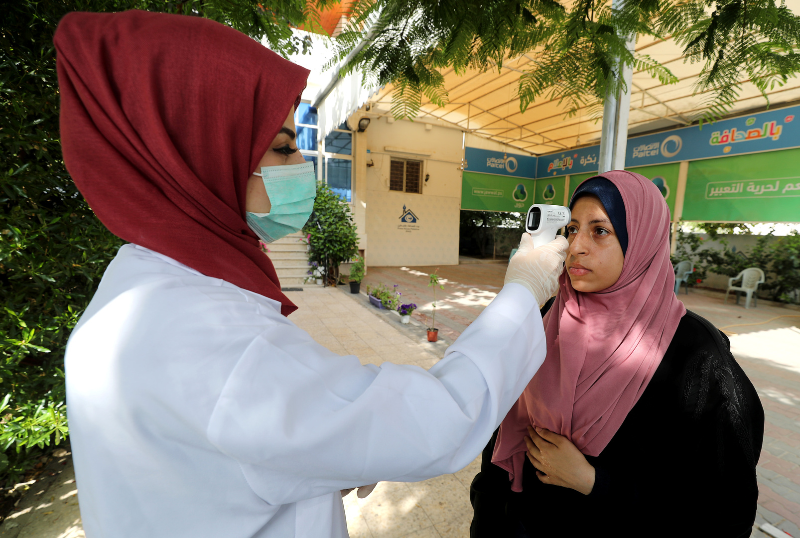 الصحة الفلسطينية تبحث إجراءات الوقاية من كورونا في رمضان