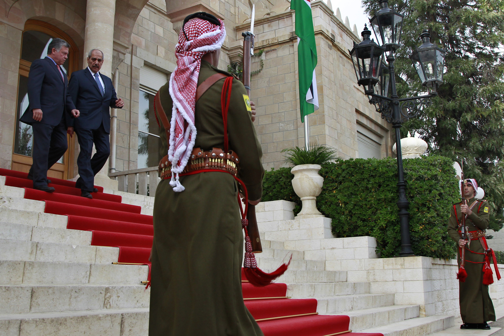 الملك الأردني عبد الله وفايز الطراونة، أرشيف
