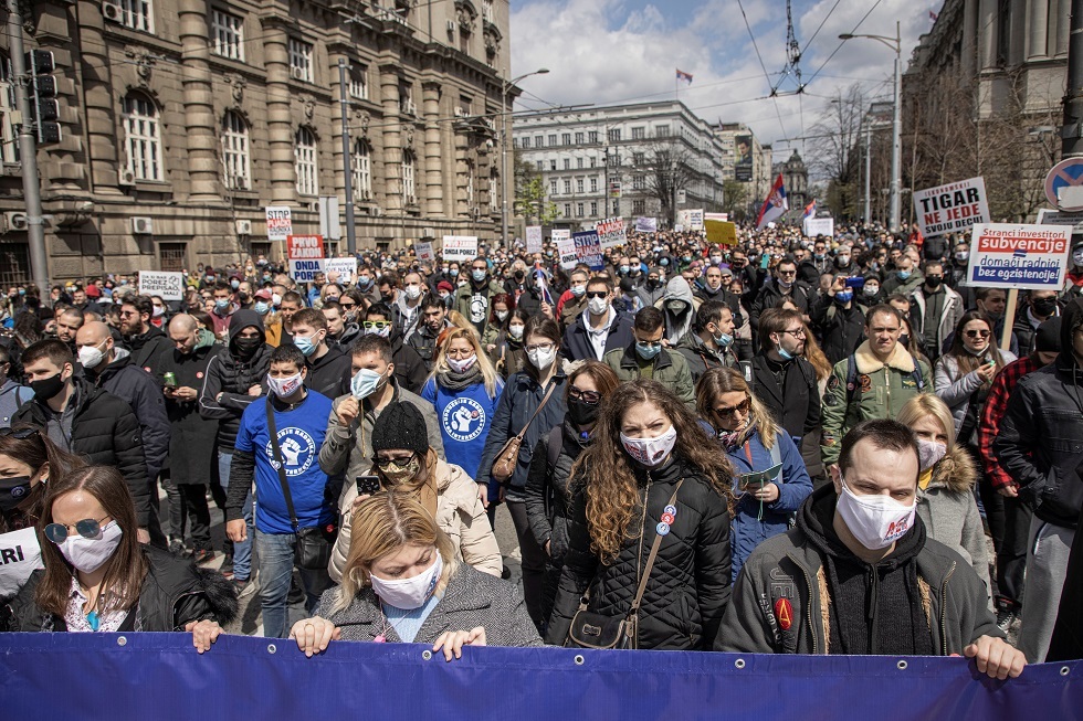 صربيا.. احتجاج الآلاف في بلغراد مطالبين بوقف التلوث