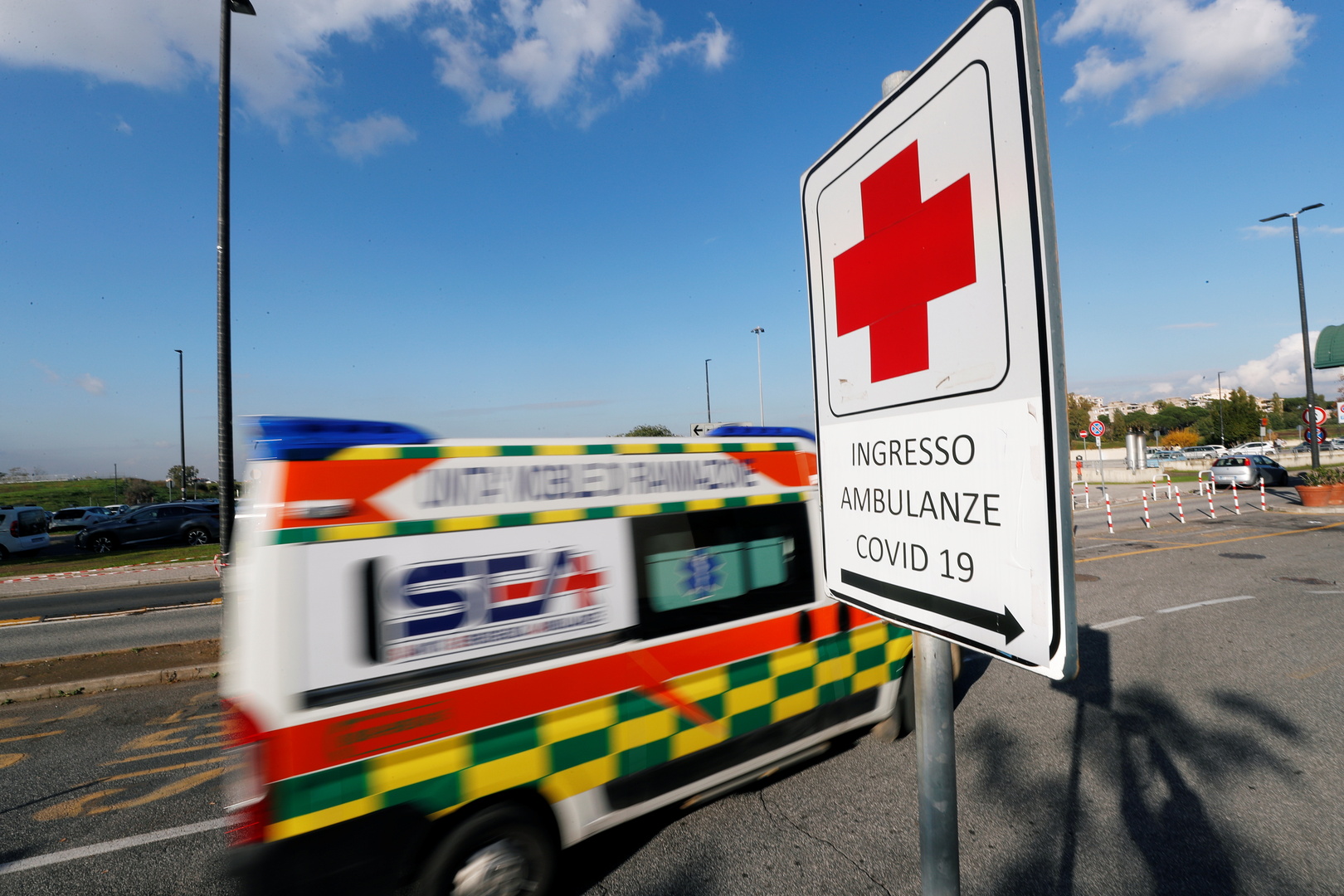 إيطاليا.. 331 وفاة وأكثر من 15 ألف إصابة جديدة بكورونا