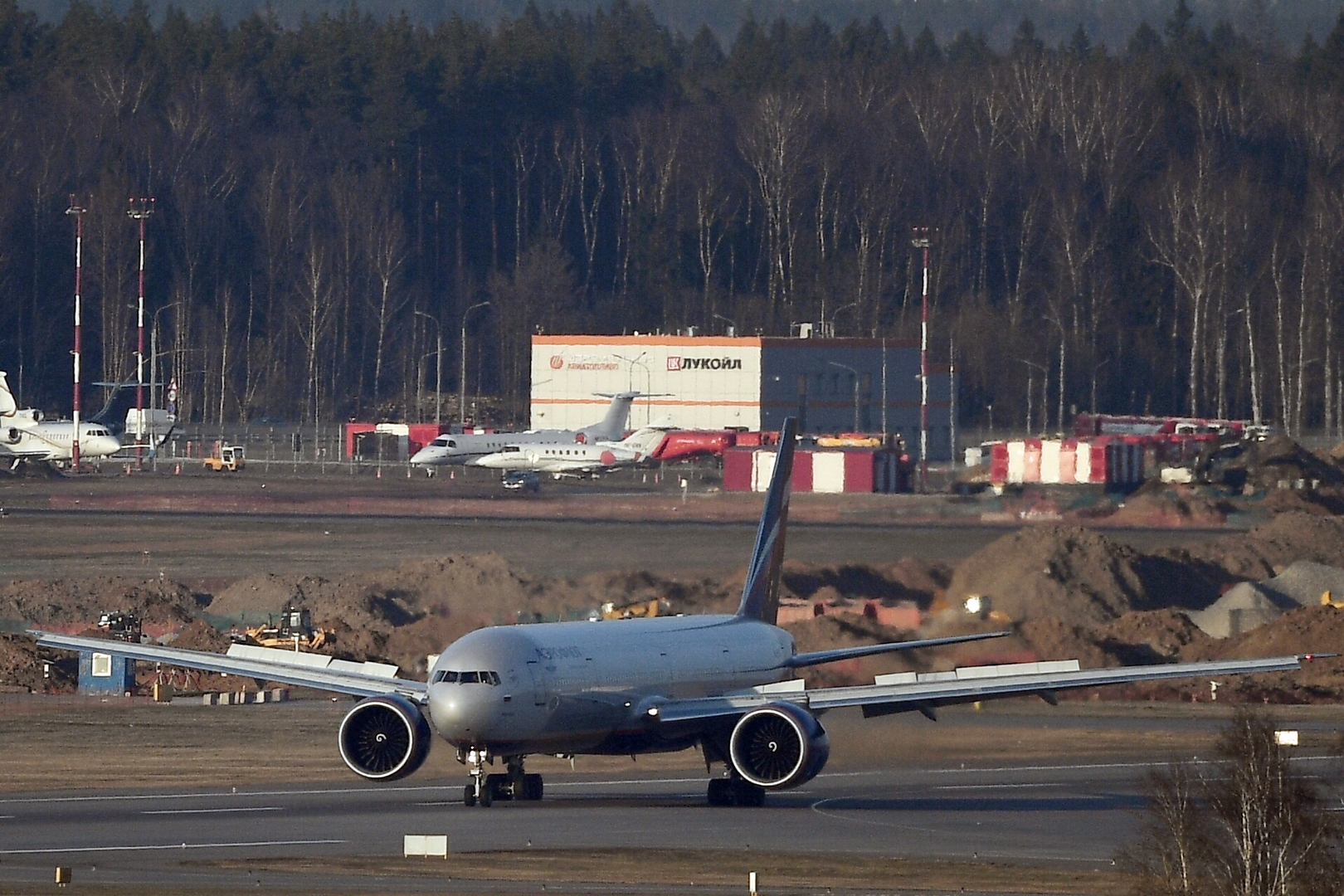 روسيا تقلص رحلات الطيران إلى  تركيا