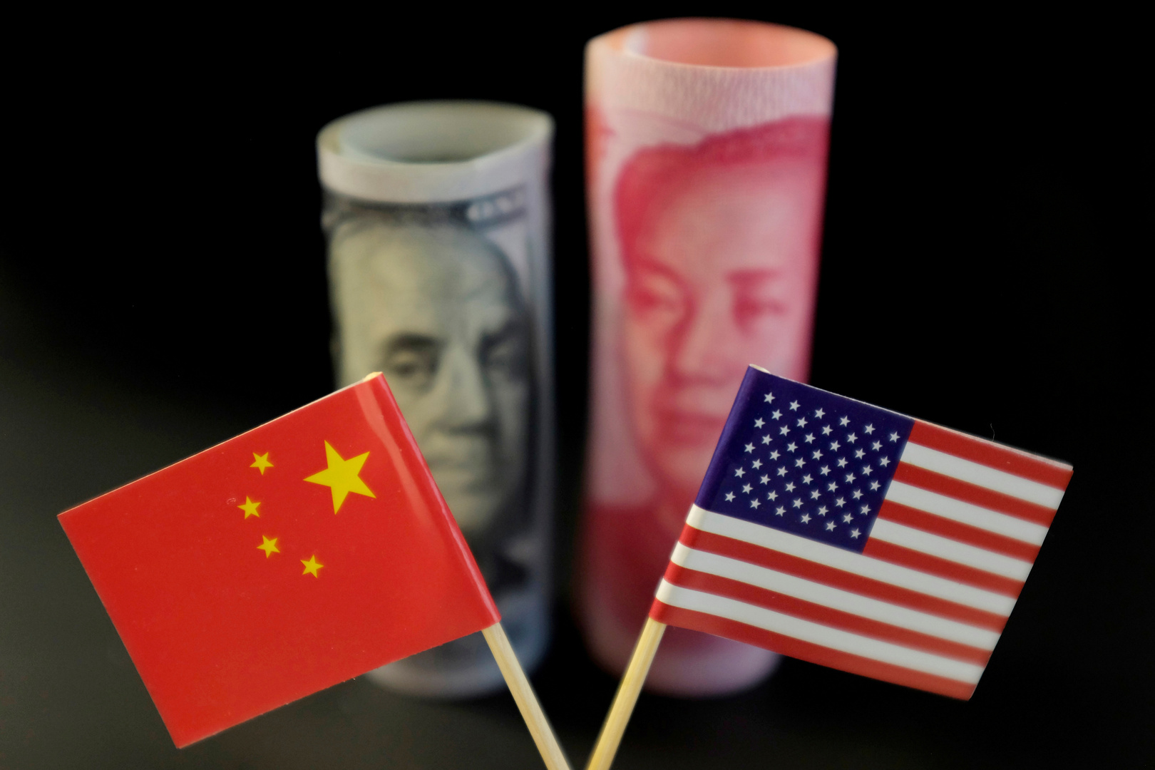 فائض الصين التجاري مع الولايات المتحدة ينخفض إلى نحو 21  مليار دولار