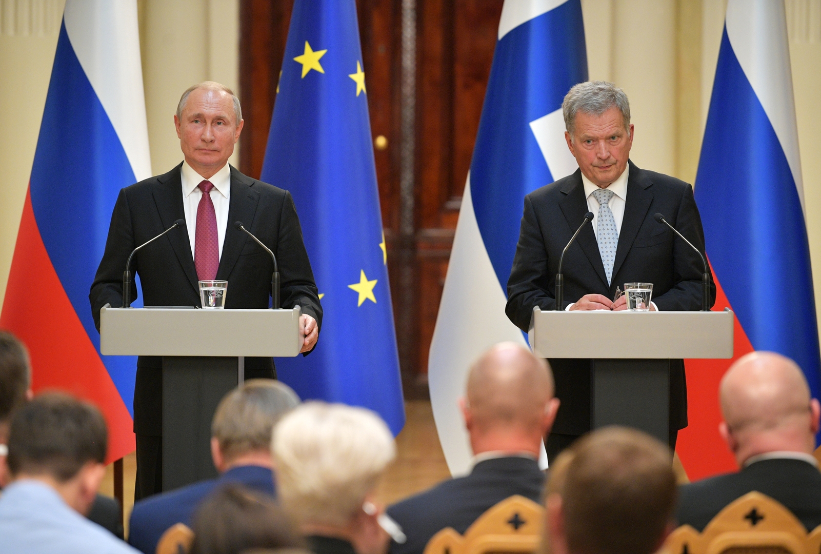 اتصال بين بوتين ورئيس فنلندا حول التسوية الأوكرانية واللقاء المحتمل مع بايدن