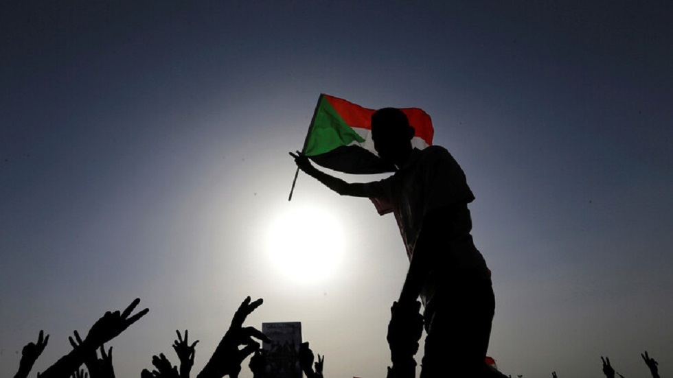 مصدران: السودان يرسل أول وفد رسمي إلى إسرائيل الأسبوع المقبل
