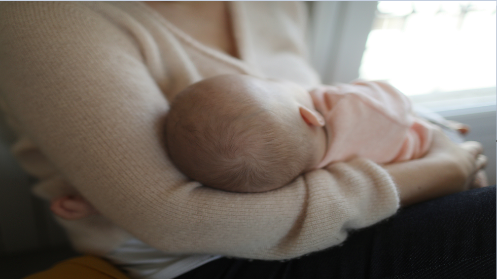 دراسة: حليب الثدي لا يصيب الرضع  بـ