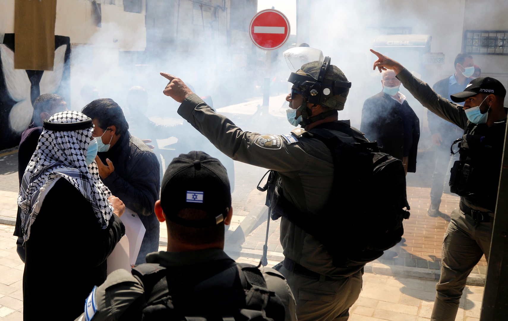 الشرطة الإسرائيلية تعتقل مرشحين للمجلس التشريعي الفلسطيني بينهم 2 عن قائمة 