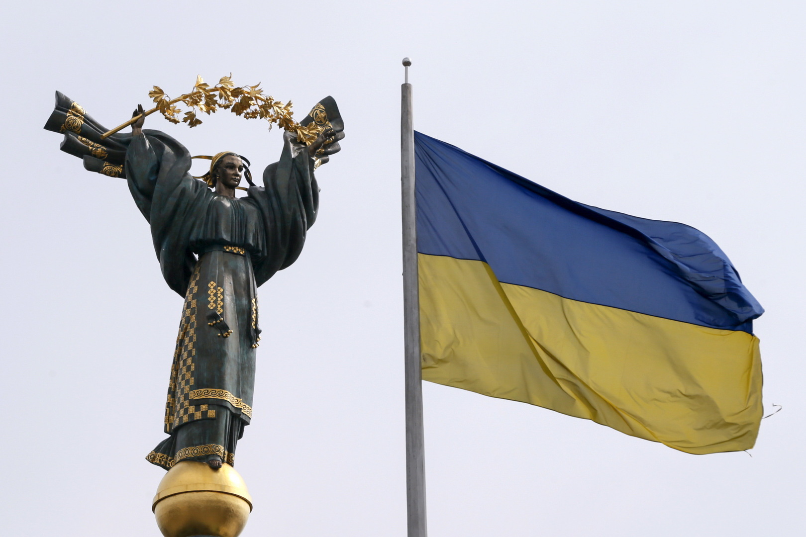 أوكرانيا تطرد دبلوماسيا روسيا ردا على إعلان قنصلها في بطرسبورغ شخصية غير مرغوب فيها