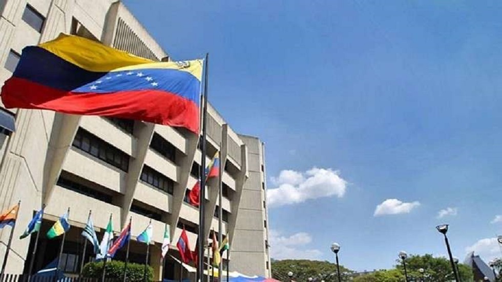 فنزويلا.. المحكمة العليا تغرم صحيفة 13 مليون دولار في قضية تشهير بمسؤول