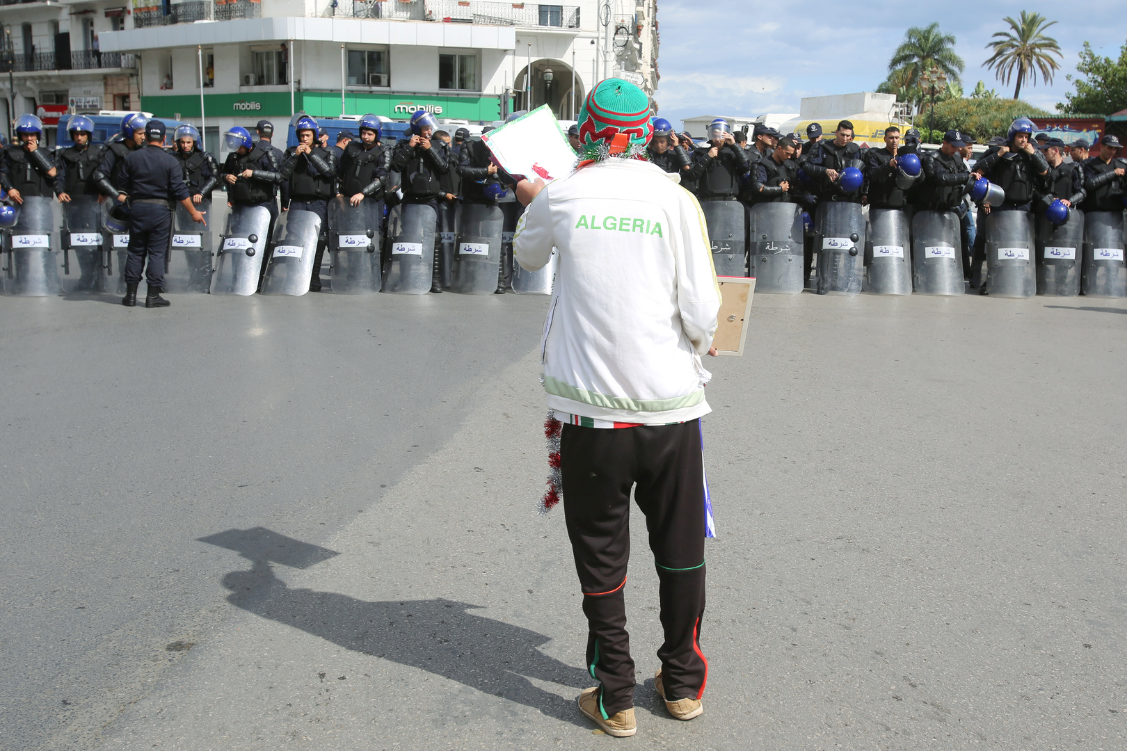 الأمن الوطني الجزائري يعلن توقيف جماعة 