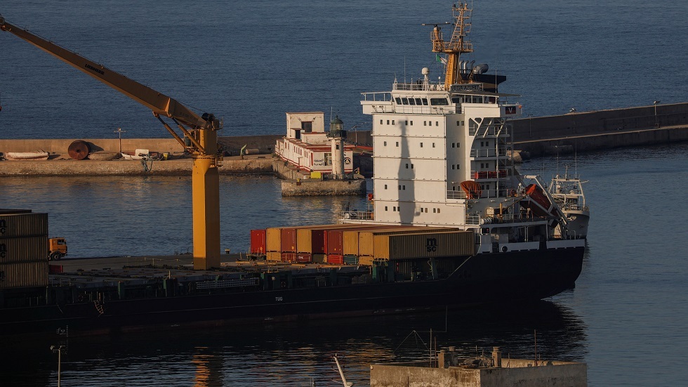 موريتانيا تستقبل أول سفن خط الشحن البحري المباشر مع الجزائر