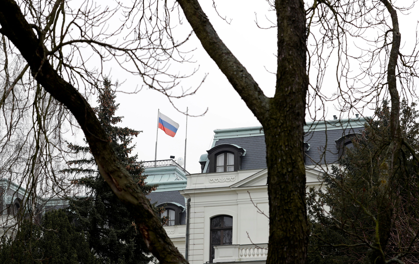 التشيك تطلب من موسكو تقليص تمثيلها الدبلوماسي بشكل حاد
