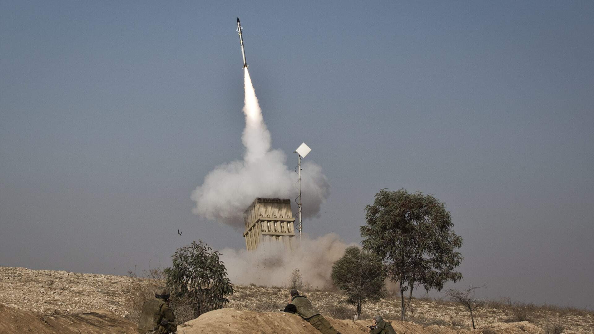 سفير تل أبيب السابق في مصر يكشف فشل إسرائيل في اعتراض صاروخ الجيش السوري