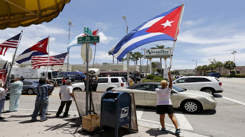 تظاهر آلاف الكوبيين مطالبين بفك الحصار الأمريكي