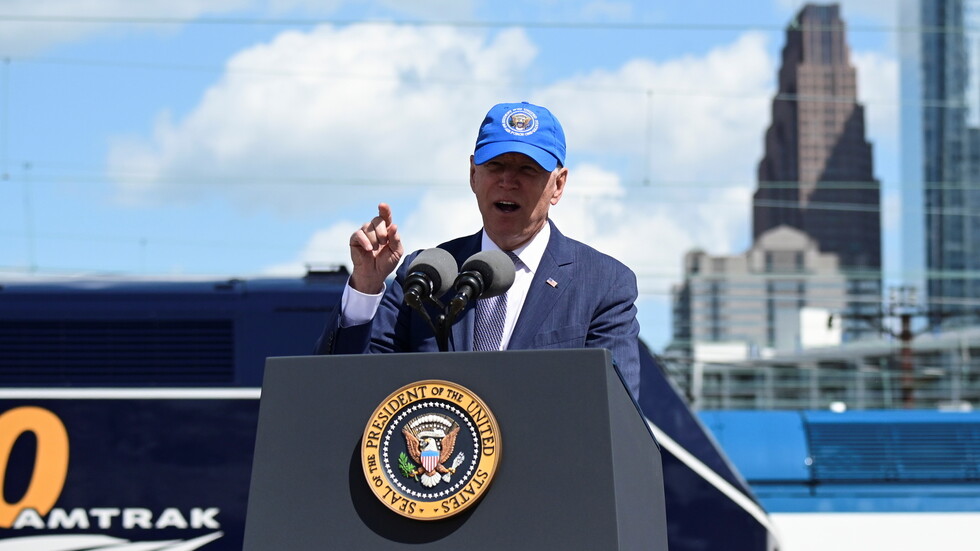 بايدن يلغي مشاريع تمويل البنتاغون لجدار "ترامب" على الحدود المكسيكية