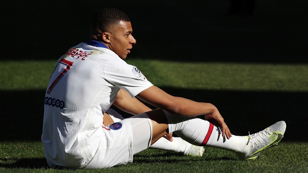 سان جيرمان يعلن إصابة مبابي قبل أيام من مواجهة "السيتي"