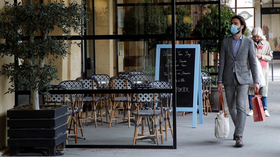 فرنسا تسجل تراجعا في وفيات كورونا وعدد المرضى في العناية المركزة