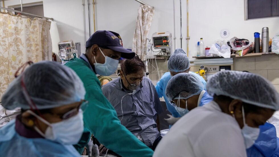 علماء هنود يكشفون عن طفرات في بعض عينات فيروس كورونا يمكنها 