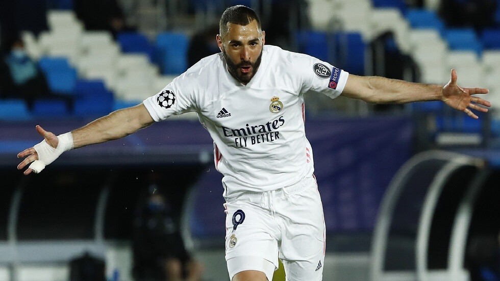 بنزيما يعادل رقم هالاند ويقترب من ميسي