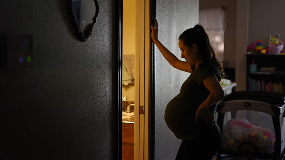 دولة خليجية تلغي عقوبة الحمل خارج إطار الزواج!